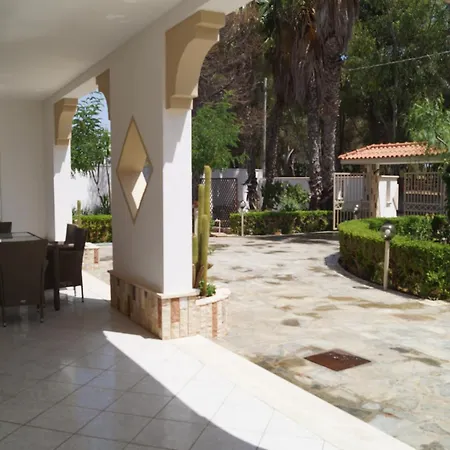 Ines Sant Isidoro (Apulia)