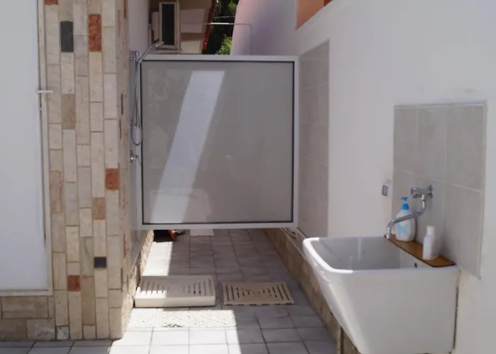 Ines בית נופש